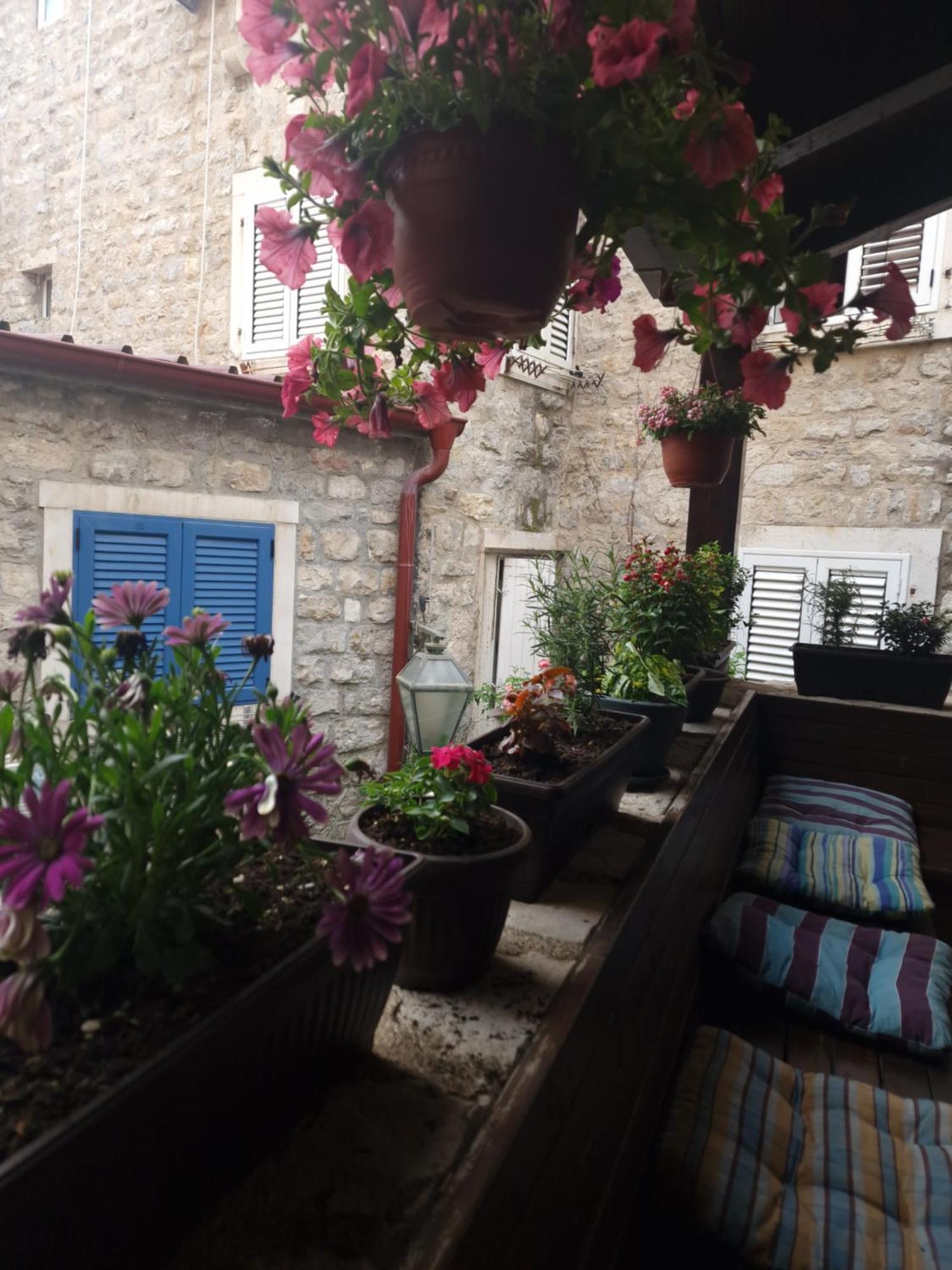 Rooms Dana Old Town Будва Екстер'єр фото